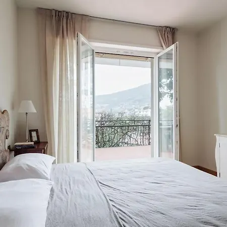 House Sea View Border *