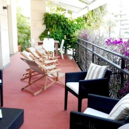 House Sea View Border * Ospedaletti