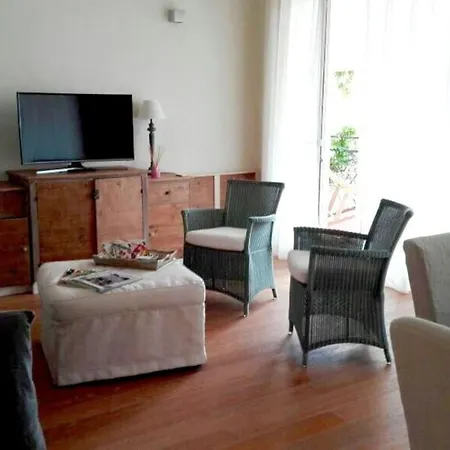 House Sea View Border *